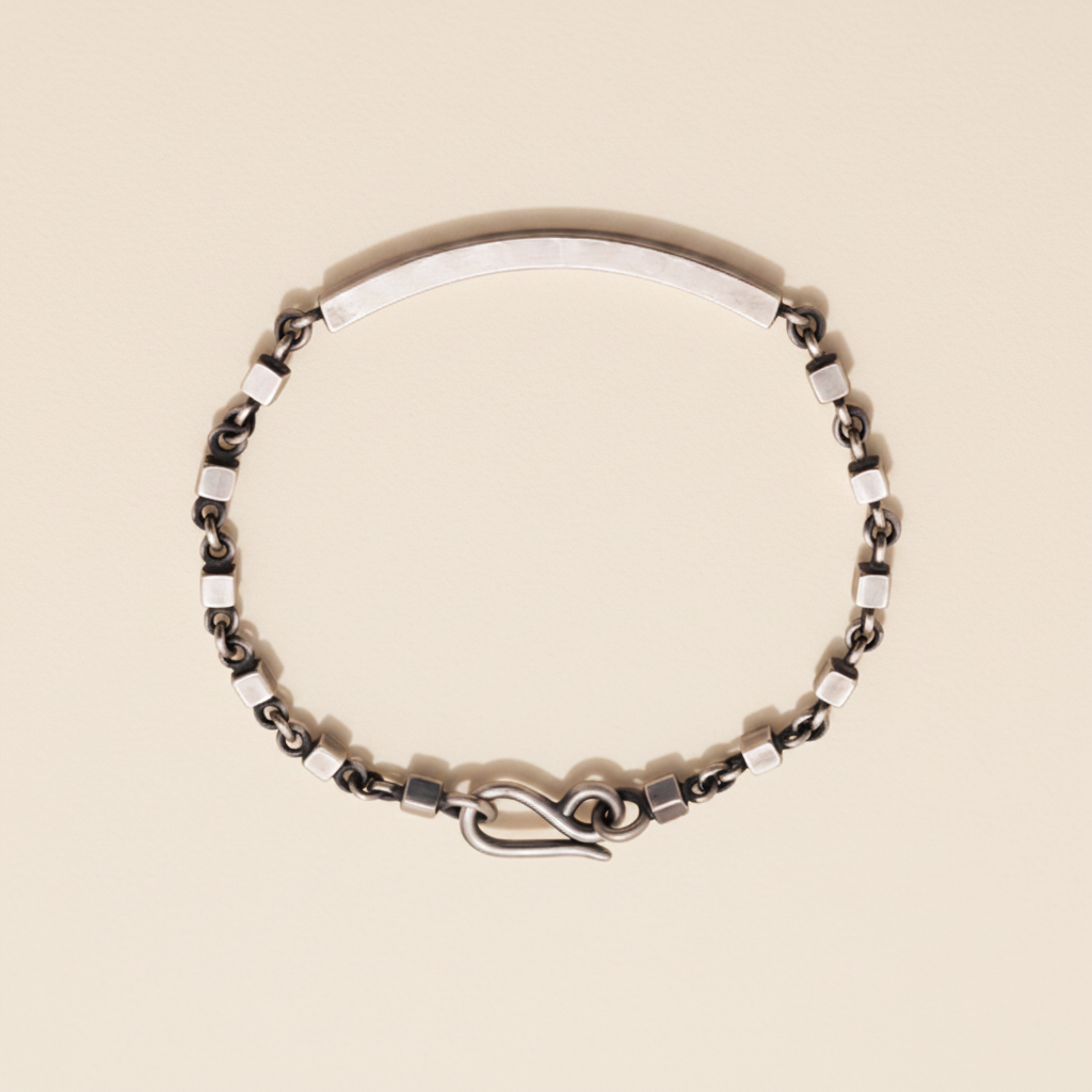 Two-tone box chain bracelet with small link details and lobster clasp