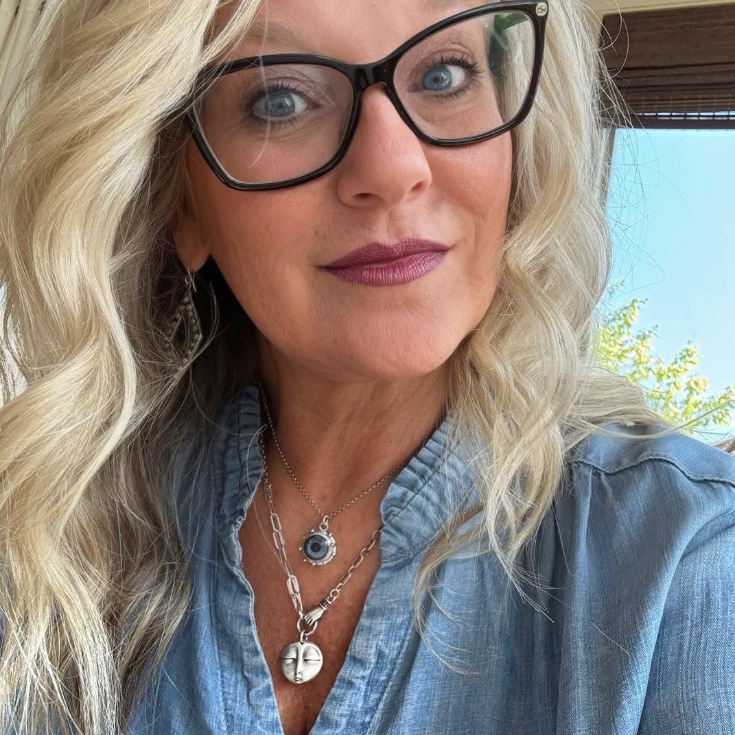 Heidi J Hale
