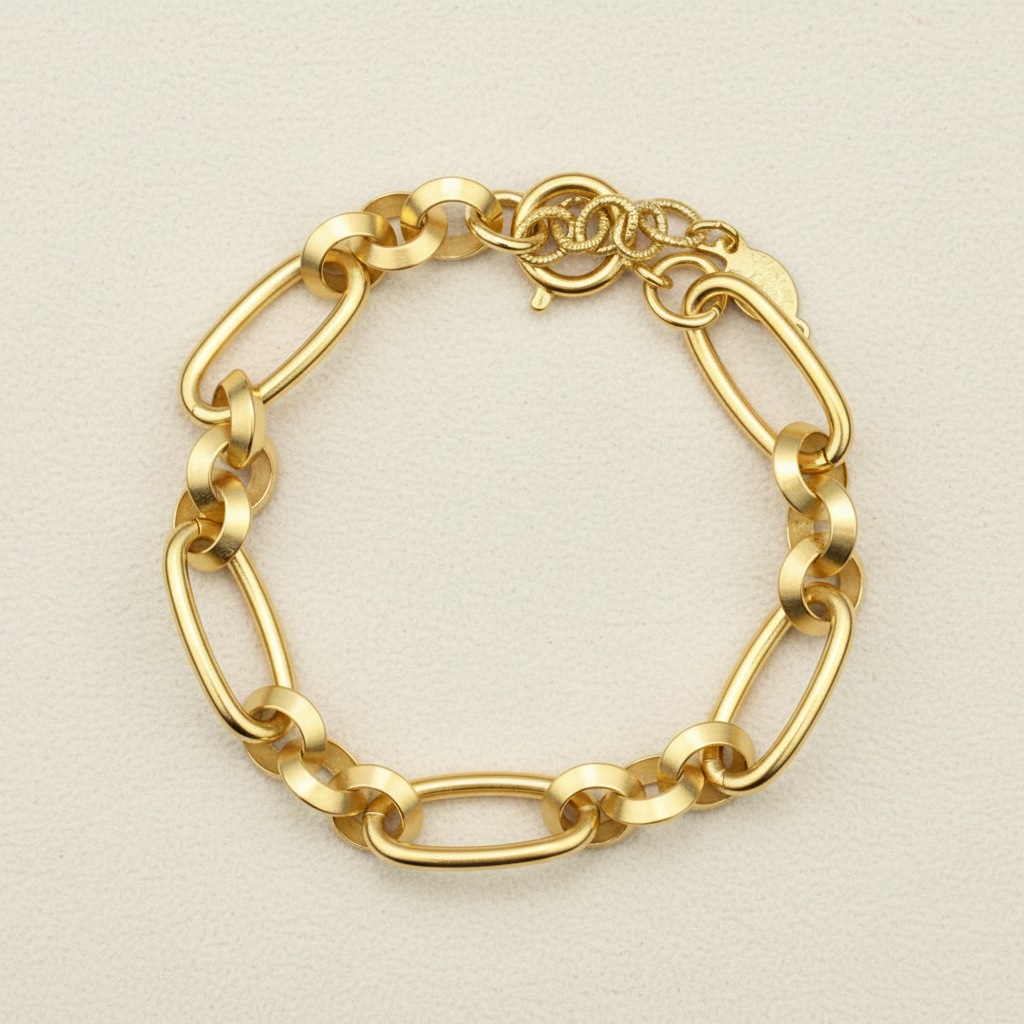 Gold-tone chain link bracelet with oval and rounded interlocking links